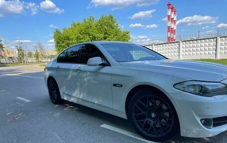 BMW 5 серия, 2011 год, 2 580 000 рублей, 2 фотография