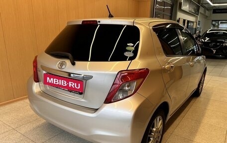 Toyota Vitz, 2012 год, 880 000 рублей, 5 фотография