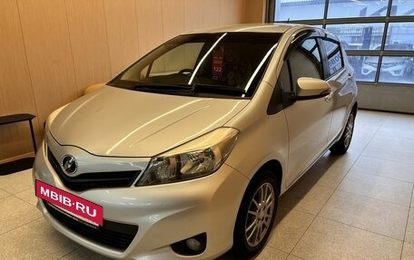 Toyota Vitz, 2012 год, 880 000 рублей, 4 фотография