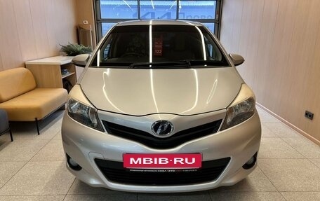 Toyota Vitz, 2012 год, 880 000 рублей, 2 фотография