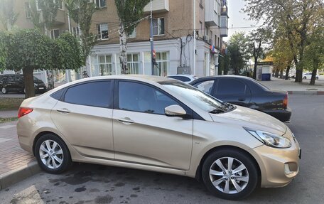 Hyundai Solaris II рестайлинг, 2012 год, 1 100 000 рублей, 10 фотография