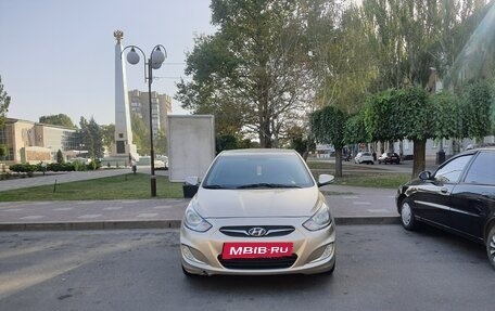 Hyundai Solaris II рестайлинг, 2012 год, 1 100 000 рублей, 9 фотография