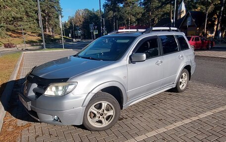 Mitsubishi Outlander III рестайлинг 3, 2007 год, 650 000 рублей, 4 фотография