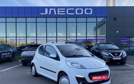 Peugeot 107 I рестайлинг, 2012 год, 639 000 рублей, 3 фотография