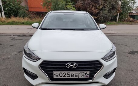 Hyundai Solaris II рестайлинг, 2017 год, 1 400 000 рублей, 1 фотография