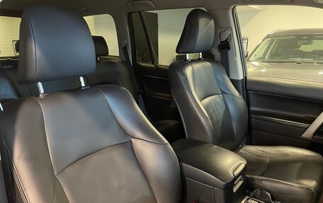 Toyota Land Cruiser Prado 150 рестайлинг 2, 2014 год, 3 350 000 рублей, 24 фотография