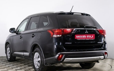 Mitsubishi Outlander III рестайлинг 3, 2016 год, 1 499 000 рублей, 7 фотография