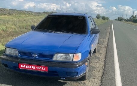 Nissan Sunny N14, 1993 год, 98 000 рублей, 1 фотография