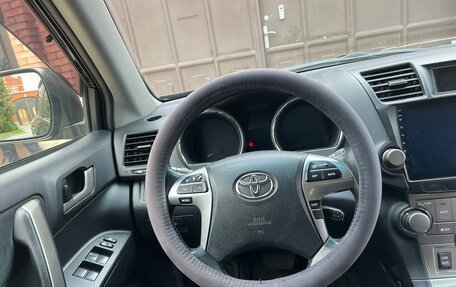 Toyota Highlander III, 2013 год, 2 200 000 рублей, 16 фотография