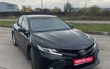 Toyota Camry, 2020 год, 3 000 000 рублей, 1 фотография