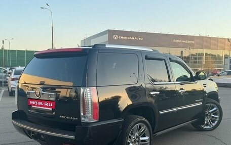 Cadillac Escalade III, 2008 год, 1 324 000 рублей, 2 фотография