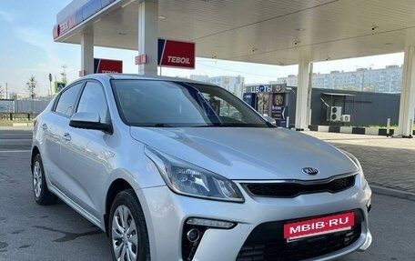 KIA Rio IV, 2018 год, 1 390 000 рублей, 3 фотография