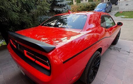 Dodge Challenger III рестайлинг 2, 2020 год, 5 499 999 рублей, 4 фотография