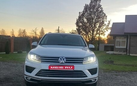 Volkswagen Touareg III, 2015 год, 2 820 000 рублей, 2 фотография