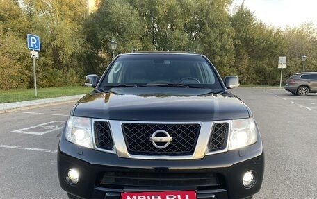 Nissan Pathfinder, 2011 год, 1 935 000 рублей, 2 фотография