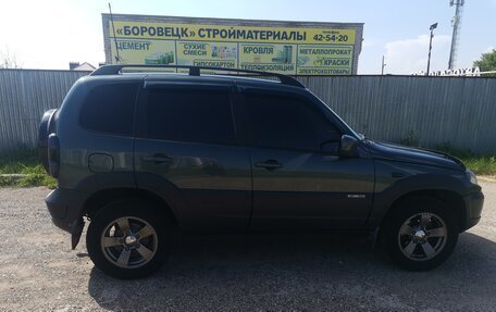 Chevrolet Niva I рестайлинг, 2017 год, 875 000 рублей, 3 фотография