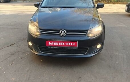 Volkswagen Polo VI (EU Market), 2013 год, 950 000 рублей, 1 фотография