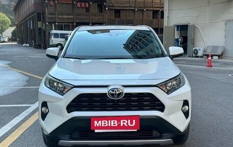 Toyota RAV4, 2021 год, 3 046 000 рублей, 2 фотография