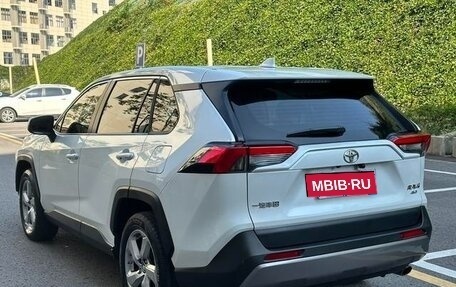 Toyota RAV4, 2021 год, 3 046 000 рублей, 31 фотография