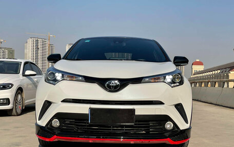 Toyota C-HR I рестайлинг, 2021 год, 1 647 000 рублей, 7 фотография