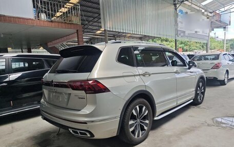 Volkswagen Tiguan II, 2021 год, 2 797 000 рублей, 3 фотография