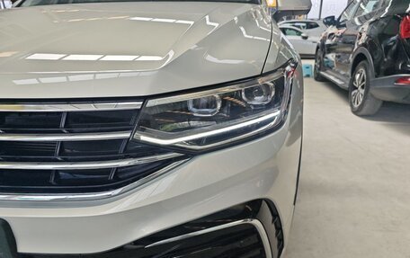 Volkswagen Tiguan II, 2021 год, 2 797 000 рублей, 10 фотография