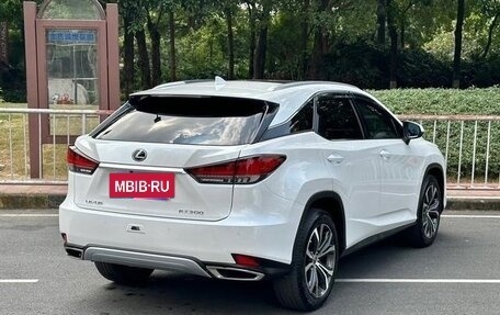 Lexus RX IV рестайлинг, 2021 год, 4 800 000 рублей, 5 фотография