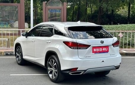 Lexus RX IV рестайлинг, 2021 год, 4 800 000 рублей, 7 фотография