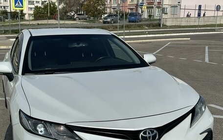 Toyota Camry, 2021 год, 3 300 000 рублей, 3 фотография