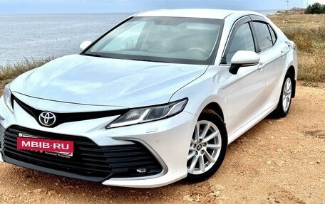 Toyota Camry, 2021 год, 3 300 000 рублей, 9 фотография