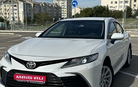 Toyota Camry, 2021 год, 3 300 000 рублей, 4 фотография