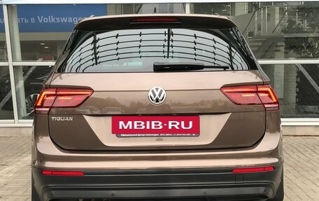 Volkswagen Tiguan II, 2020 год, 2 890 000 рублей, 11 фотография