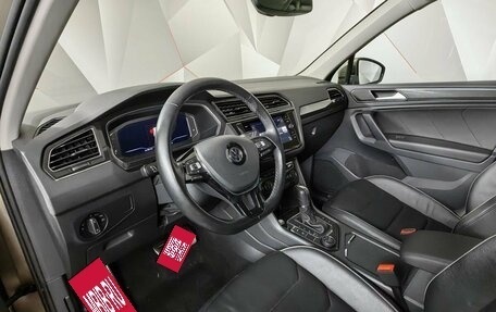 Volkswagen Tiguan II, 2019 год, 2 893 000 рублей, 16 фотография