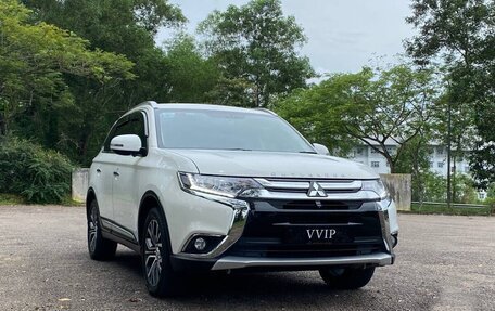 Mitsubishi Outlander III рестайлинг 3, 2021 год, 2 500 174 рублей, 2 фотография