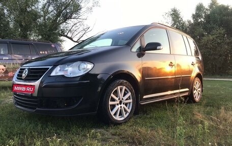 Volkswagen Touran III, 2009 год, 880 000 рублей, 3 фотография