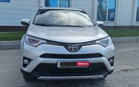 Toyota RAV4, 2015 год, 2 111 111 рублей, 6 фотография