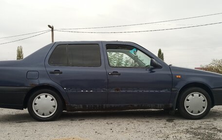 Volkswagen Vento, 1994 год, 120 000 рублей, 3 фотография