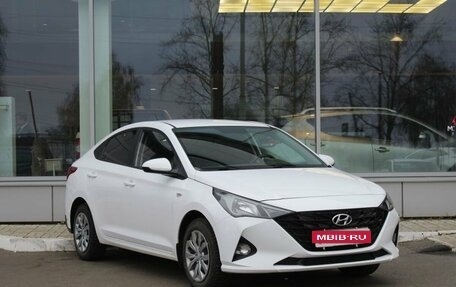 Hyundai Solaris II рестайлинг, 2021 год, 1 780 000 рублей, 1 фотография