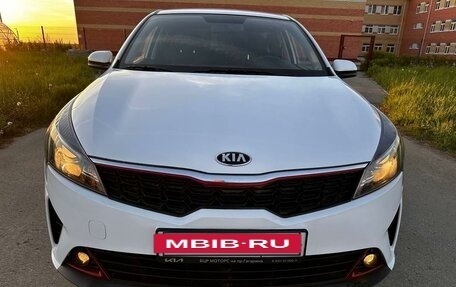 KIA Rio IV, 2021 год, 1 880 000 рублей, 13 фотография