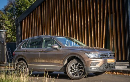 Volkswagen Tiguan II, 2019 год, 2 898 000 рублей, 1 фотография