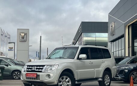 Mitsubishi Pajero IV, 2013 год, 2 599 000 рублей, 3 фотография