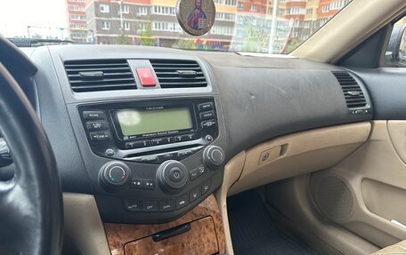 Honda Accord VII рестайлинг, 2004 год, 750 000 рублей, 4 фотография