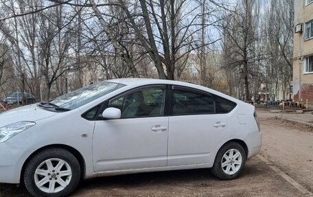 Toyota Prius, 2005 год, 600 000 рублей, 8 фотография