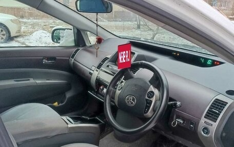 Toyota Prius, 2005 год, 600 000 рублей, 9 фотография