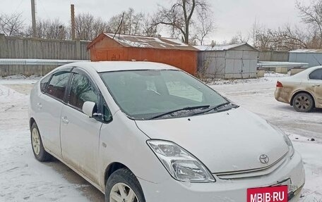 Toyota Prius, 2005 год, 600 000 рублей, 5 фотография