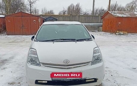 Toyota Prius, 2005 год, 600 000 рублей, 3 фотография