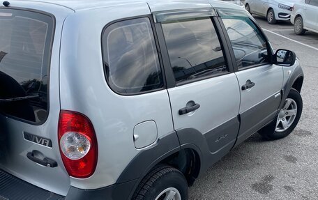 Chevrolet Niva I рестайлинг, 2011 год, 650 000 рублей, 8 фотография