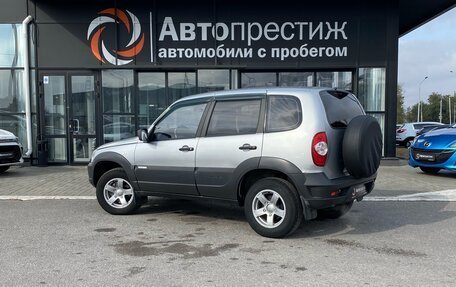 Chevrolet Niva I рестайлинг, 2011 год, 650 000 рублей, 4 фотография