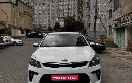 KIA Rio IV, 2018 год, 1 300 000 рублей, 1 фотография