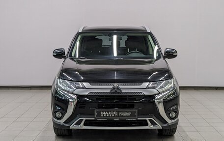 Mitsubishi Outlander III рестайлинг 3, 2020 год, 2 470 000 рублей, 2 фотография